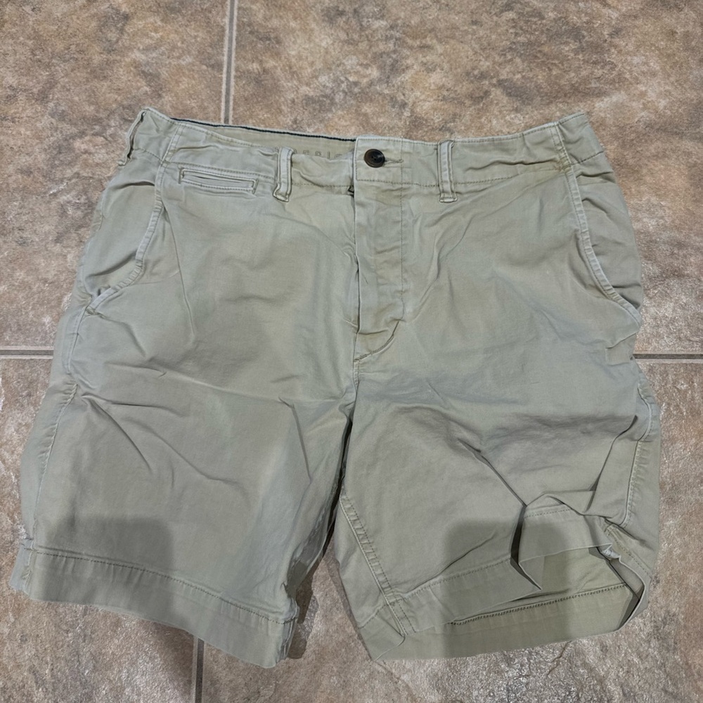 american eagle khaki shorts